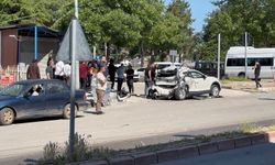 Freni boşalan hafriyat kamyonu, 10 araca çarptı; 5 yaralı