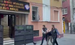 Gayrettepe Metrosu'nda cep telefonu hırsızlığı kamerada