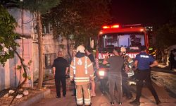 Gaziosmanpaşa'da gecekondu alev alev yandı