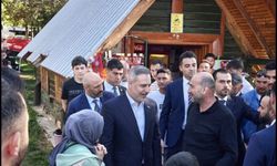 Hakan Fidan ve Ömer Çelik Bolu'da göl kenarında vatandaşlarla buluştu
