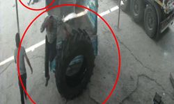 Hava basılan traktör lastiği patladı, 2 işçinin yaralandığı o anlar kamerada