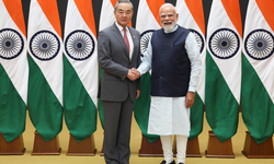 Hindistan Başbakanı Modi, Çin Dışişleri Bakanı Wang'ı kabul etti