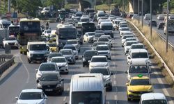 İstanbul'da haftanın ilk iş gününde trafik yoğunluğu yüzde 63 olarak ölçüldü