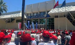 İzmir Büyükşehir Belediyesi'nde işçi eylemi