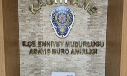 Kağıthane'de 'aile evi' görünümlü 'zula evine' baskın: Anne ve oğlu yakalandı; 5 tabanca ve uyuşturucu bulundu