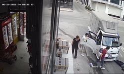 Kamyonetin çarptığı kadın ağır yaralandı, sürücü tutuklandı; kaza kamerada
