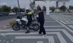 Kayseri'de polis, sınava geç kalan öğrencileri taşıdı