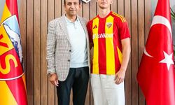 Kayserispor'da Kayra Cihan ile 3 yıllık yeni sözleşme uzattı