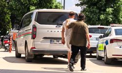 Kaza sonrası kaçan alkollü sürücü, otomobilinin düşen plakasından yakalandı (2)