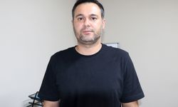 Kekin içindeki nem tutucu maddeyi çikolata sosu zannedip yiyince zehirlendi