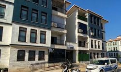 Kızı tarafından tabancayla vurulmuş halde bulunan kadın hastanede öldü