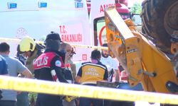 Küçükçekmece'de iş makinesi taşıyan çekici devrildi; şoförün öldüğü kaza kamerada / Geniş haber