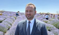 Lavanta tarlasında renkli karne töreni