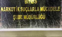 Mide ve bağırsaklarından yarım kilo uyuşturucu çıktı