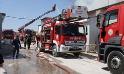 Mobilya imalathanesinde çıkan yangın, zarara yol açtı