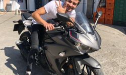 Motosiklet, akaryakıt istasyonuna dönen otomobile çarptı: 1 ölü, 1 yaralı