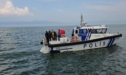 Mudanya'da denizden 2,5 ton atık çıkarıldı