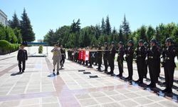 Orgeneral Tokel, İngiliz mevkidaşı Orgeneral Walker'ı kabul etti