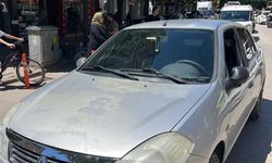 Otomobilin çarptığı abla-kardeş yaralandı