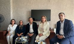 Özgür Özel: Kayyımdan sonra binaları geride bıraktık, yürüyoruz (3)