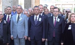 Özgür Özel: Olağanüstü kurultay için imza süreci başlatıldı