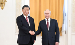 Putin'den Şi'ye doğum günü mesajı