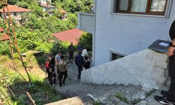 Sağlık memuru evinde ölü bulundu