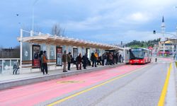 Sakarya'da metrobüs 1 yaşında: 3 milyon 650 bin yolcu taşıdı
