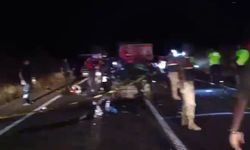 Şanlıurfa'da iki otomobil çarpıştı: 2 ölü, 8 yaralı