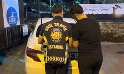 Şişli'de yanından hızla geçtiği sürücünün saldırısına uğradı: Eşi 'Abi yapma' diyerek engellemeye çalıştı
