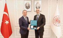 SOCAR ve Türk Traktör CEO'larına 'Turkuaz Kart' verildi