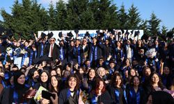 Sultangazi'de gençlerin mezuniyet coşkusu