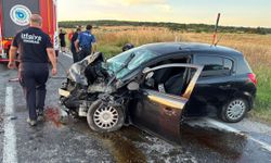 Tekirdağ'da minibüs ile otomobil çarpıştı; 1 ölü, 2 yaralı