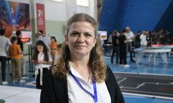 Teknoloji festivalinde öğrenciler, yaptıkları mini robotlarla yarıştı