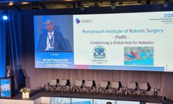 Türk cerrahtan İngiltere'de robotik canlı ameliyat