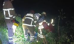 Tuvalet ihtiyacını gidermek isterken ırmağa düştü, itfaiye ekipleri kurtardı