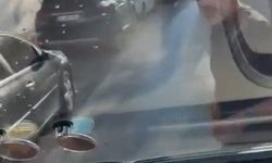 Ümraniye'de servis şoförü ile otomobil sürücüsü arasındaki kavga kamerada