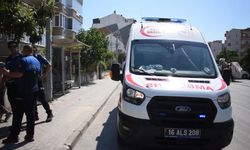 Yaşadığı 'çöp ev'de mahsur kalınca polisi arayıp yardım istedi