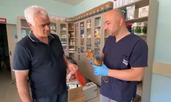 Yol kenarında bulduğu sincabı kurtarmaya çalıştı
