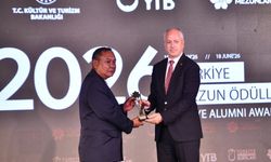YTB bursuyla okuyan Malezyalı doktora vefa ödülü