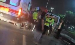 Zeytinburnu'nda makas atarak ilerlediği öne sürülen araç kazaya neden oldu: 4 yaralı