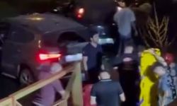 Zincirleme kazada 2 otomobil dereye uçtu: 6 yaralı