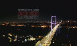 15 Temmuz Demokrasi ve Milli Birlik Günü nedeniyle Şehitler Köprüsü'nde dron gösterisi gerçekleştirildi -1