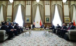 ABD Başkanı Trump: Ambargoları ve müeyyideleri kaldırıyoruz