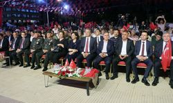 Adana'da 'Demokrasi Nöbeti' tutuldu, şehitler dualarla anıldı