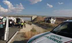 Aksaray'da 1 kişinin öldüğü, 43 kişinin yaralandığı otobüs kazasında, şoför tutuklandı