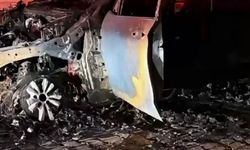Alev alan otomobil, kullanılamaz hale geldi