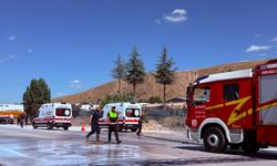 Ankara'da otomobil direğe çarptı: 3 yaralı
