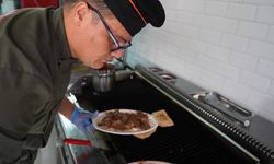 Antalya sıcağında döner ustalarının zorlu mesaisi