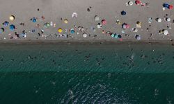 Antalya'da hava 'aşırı', deniz 'çok' sıcak